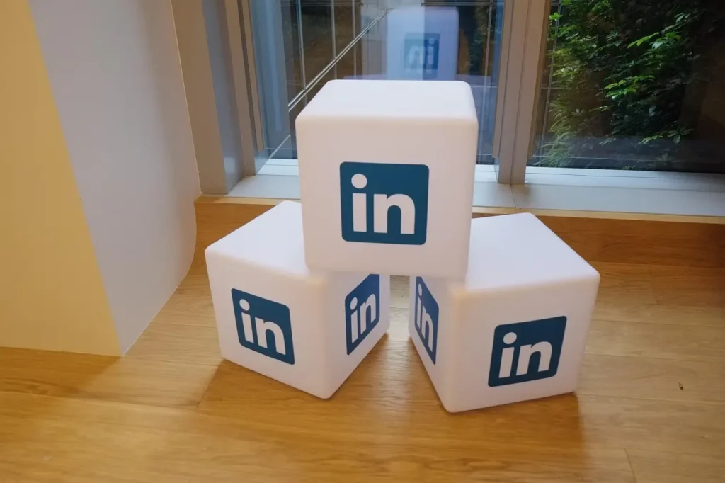 find commercial leads in linkedin